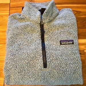 Patagonia quarter zip. Great condition. Size M